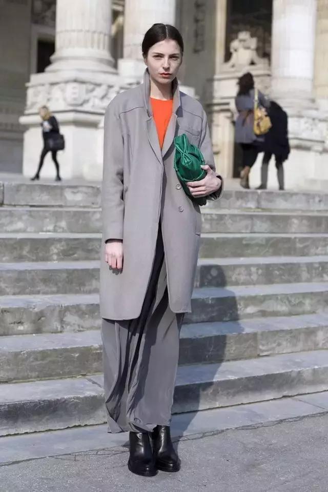 把同色系的衣服，穿出不露声色的高级