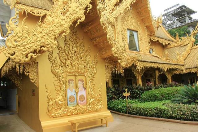 泰国最“豪华”的黄金厕所，游客误以为是景点，进去参观后尴尬了