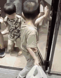 北京地铁偷拍照！原来最好的教养是北京人打小儿就懂的规矩