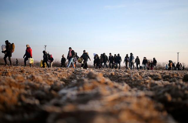 逾7.6万名叙利亚难民涌向欧洲边境