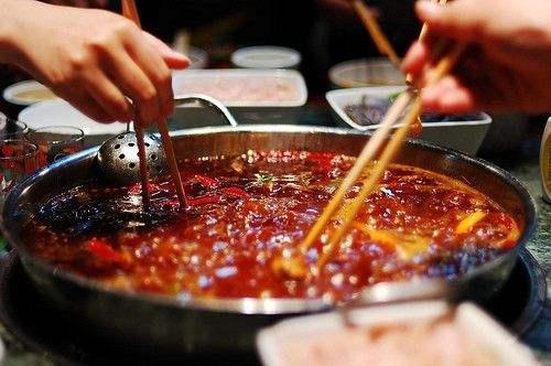 为何四川人喜欢吃辣,却不长痘痘?看完你就明白了