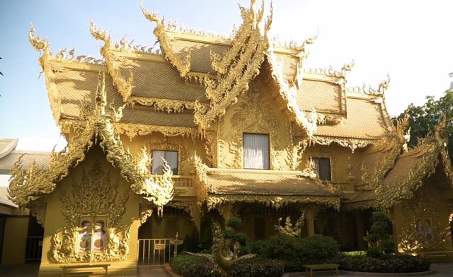 泰国最“豪华”的黄金厕所，游客误以为是景点，进去参观后尴尬了