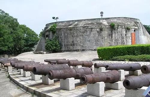 厦门胡里山炮台，一门大炮十万两白银，至今一百多年保存完好