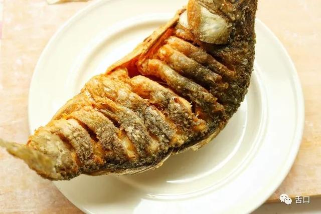 糖醋鱼，一种大人小孩都爱吃的美食，你知道它是怎么做的吗？