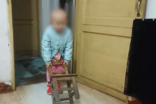 黄冈母女来武汉看病，结果被困2个多月，衣服穿了60多天没法换洗